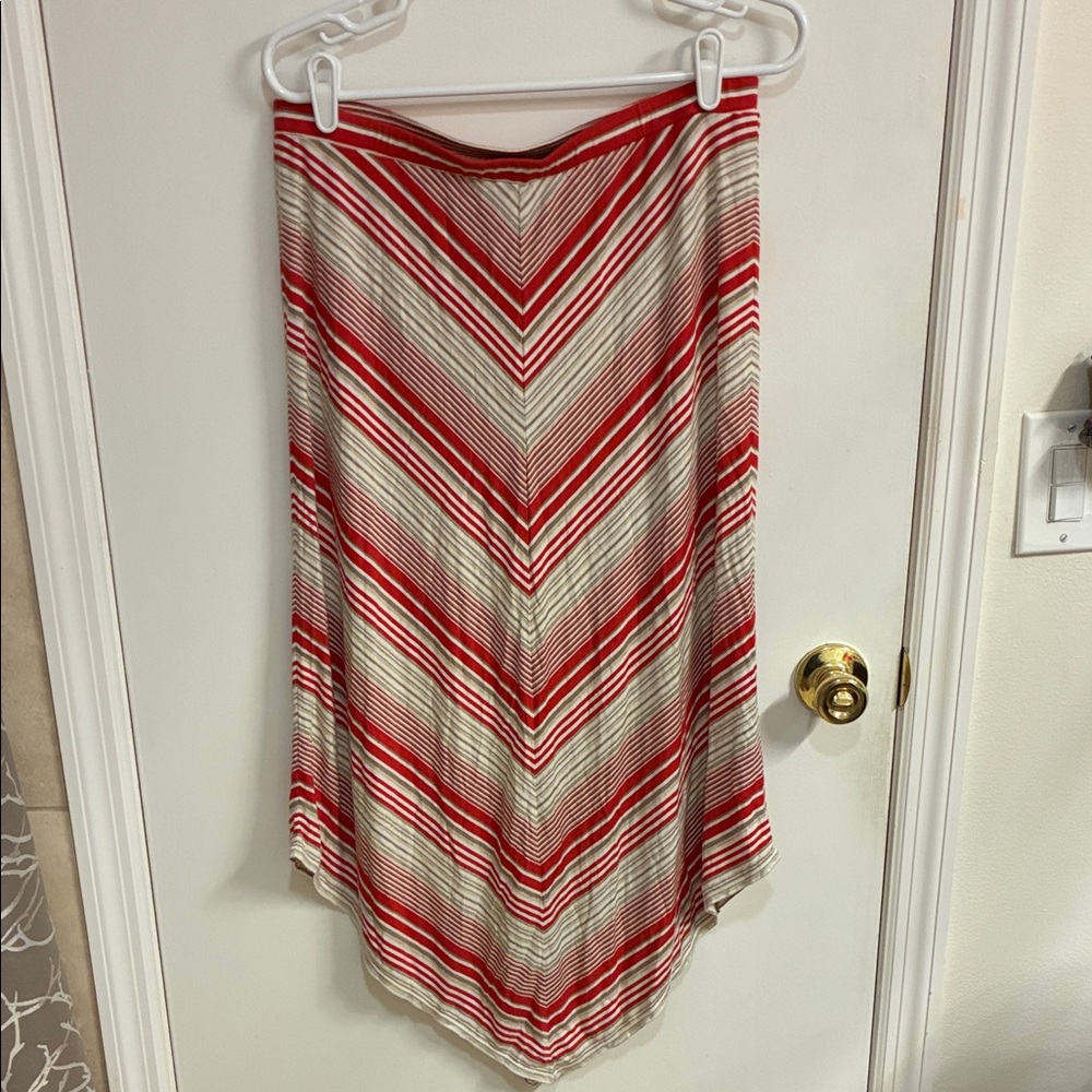 Max Studio Red and Cream Asymmetrical Chevron Midi Skirt Sz L